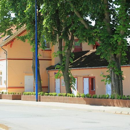 Pension Am Ostbahnhof غوتا المظهر الخارجي الصورة